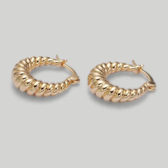 Madewell Jewelry - New! Madewell Gold Twisted Croissant Earrings NWOT